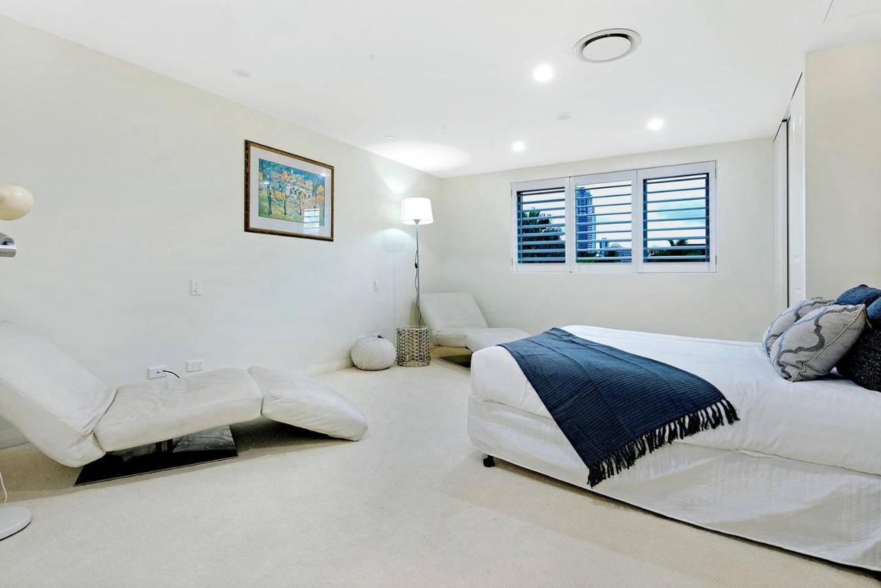 Holiday home 5 Million Dollar Surfers Paradise Dream Mansion
