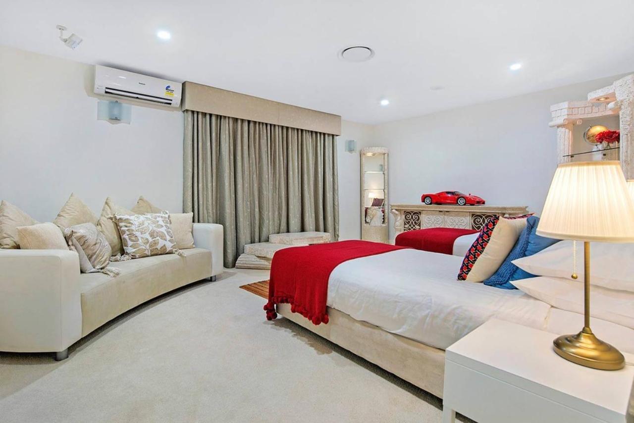 5 Million Dollar Surfers Paradise Dream Mansion Holiday home Gold Coast