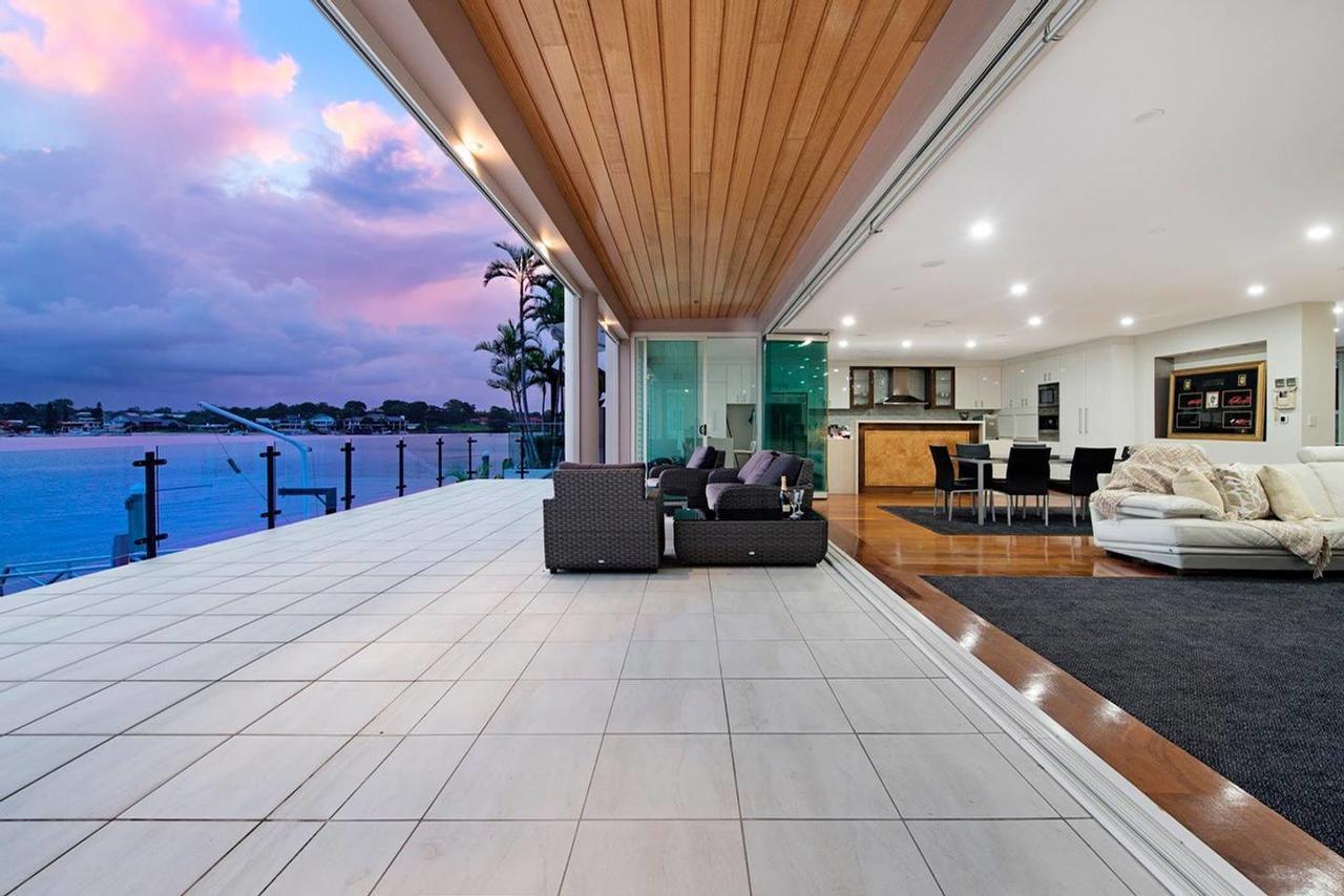 Holiday home 5 Million Dollar Surfers Paradise Dream Mansion Gold Coast